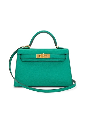 hermes Hermes Veau Epsom Kelly 20 Handbag in Vert Verone - Green. Size all.