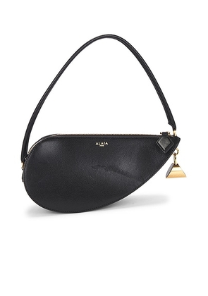 alaa ALAÏA Le Demi-Coeur Bag in Noir - Black. Size all.