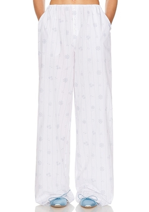 Helsa House Pants in Fleur Print Stripe in Blue Fleur Stripe - White. Size L (also in M, S, XL, XS, XXS).