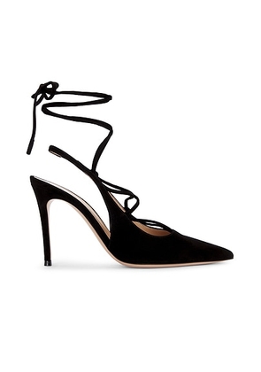 Gianvito Rossi Lace Up Pump in Black - Black. Size 38 (also in 39.5).