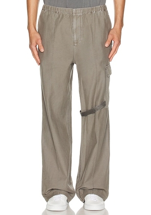 Helmut Lang Relaxed Cargo Pant in Stone - Brown. Size 31 (also in ).
