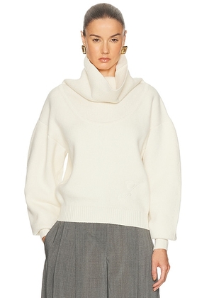 JACQUEMUS La Maille Pallone in Off White - White. Size 38 (also in 34, 40, 42).