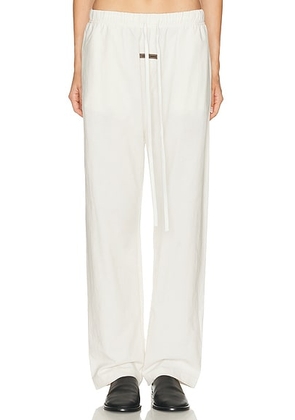 Fear of God ESSENTIALS Brushed Oxford Relaxed Pant in Cloud White - White. Size M (also in ).