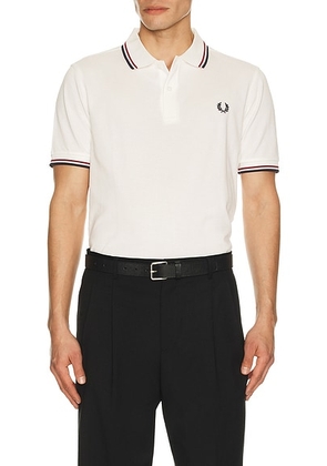 Fred Perry Twin Tipped Shirt in Snow White  Red  & Navy - White. Size L (also in M, S, XL/1X).