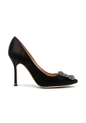 Manolo Blahnik Hangisi 105 Satin Pumps in Black Satin - Black. Size 34 (also in 34.5, 38, 39, 41, 42).