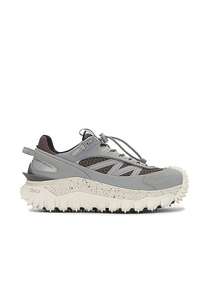 Moncler Trailgrip Low Top Sneakers in Silver Grey - Grey. Size 41 (also in ).