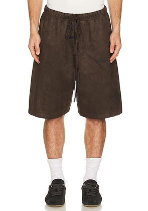 Fear of God ESSENTIALS Relaxed Sweatshort in Brown - Brown. Size L (also in M, S, XL/1X).