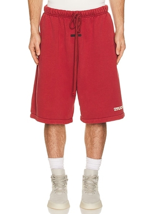 Fear of God ESSENTIALS Relaxed Sweatshort in Crimson - Red. Size L (also in M, S).