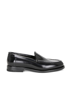 Manolo Blahnik Dineguardo Leather Loafer in Black - Black. Size 36.5 (also in 37.5).