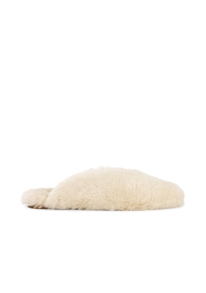 LE MONDE BÉRYL Regency Shearling Mule in Natural - Cream. Size 36 (also in ).