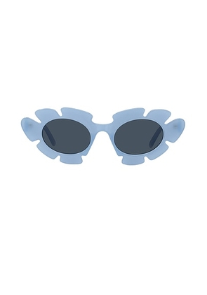 Loewe Flowers Sunglasses in Shiny Light Blue & Blue - Blue. Size all.