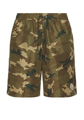 Moncler Swim Shorts in Camouflage - Green. Size L (also in ).