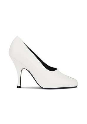 KHAITE Eva 100 Peep Toe Pump in Optic White - White. Size 38.5 (also in ).