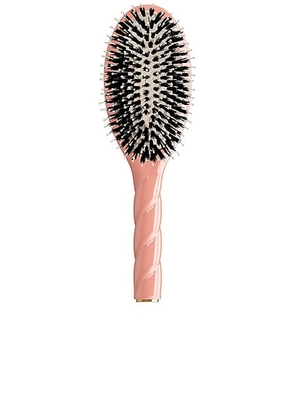La Bonne Brosse Large Brush N03 in Orange Coral - Coral. Size all.
