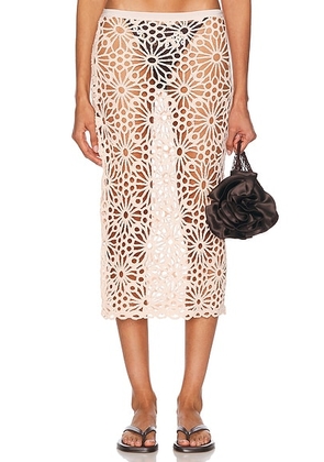 Norma Kamali Straight Knee Length Skirt in Baby - Blush. Size XL (also in ).