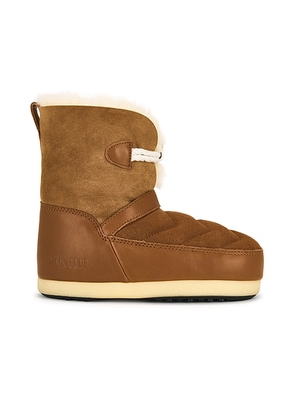 MOON BOOT Evx Igloo Boot in Cognac & Natural - Brown. Size 35/36 (also in 37/38, 39/40, 41/42).