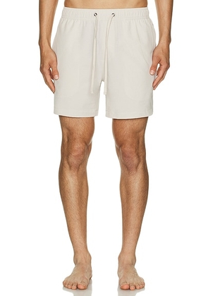 Onia Land To Water 6 Shorts in Stone Chambray - White. Size S (also in XL/1X).