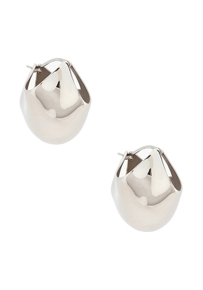 KHAITE Lotus Medium Earring in Silver - Metallic Silver. Size all.