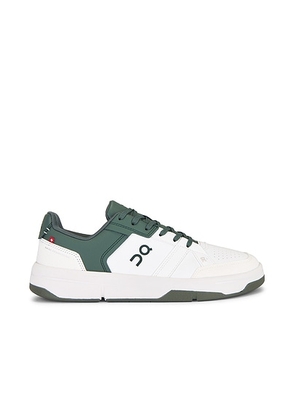 On The Roger Clubhouse Sneakers in White & Olive - White,Olive. Size 7 (also in ).