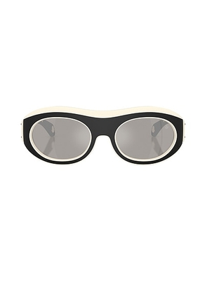 Moncler Ramillon Sunglasses in Matte Butter & Mirror Silver - Black,Cream. Size all.