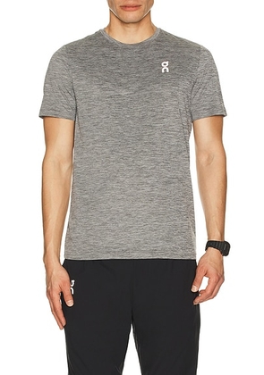 On Core-T in Crater - Grey. Size L (also in M, S, XL/1X).