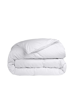 Parachute Midweight Down Duvet Insert in N/A - White. Size FULL/QUEEN (also in ).