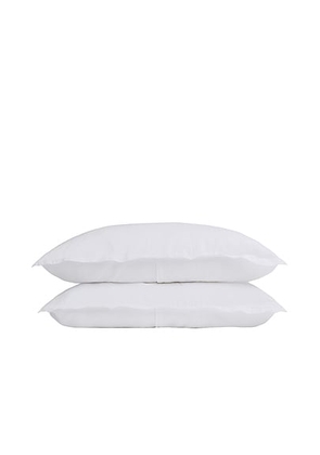 Parachute Linen Sham Set in White - White. Size KING (also in ).
