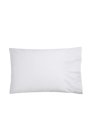Parachute Percale Pillowcase Set in White - White. Size STANDARD (also in ).