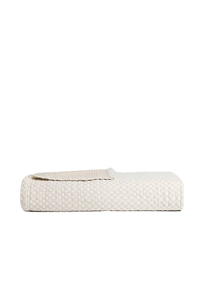 Parachute Organic Key Jacquard Coverlet in Bone & Cream - Cream. Size FULL/QUEEN (also in ).