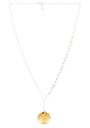 Simuero Una Concha En La Arena Necklace in Gold - Metallic Silver,Metallic Gold. Size all.