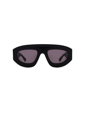 Bottega Veneta Pilot Mask Sunglasses in Black.