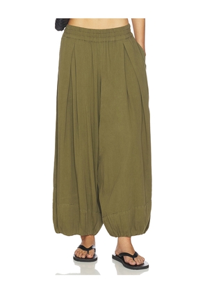 Free People Moonflower Ballon Pant in Olive. Size L. Also in M, S, XL, XS.