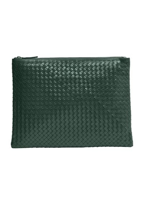 Zipped laptop sleeve
