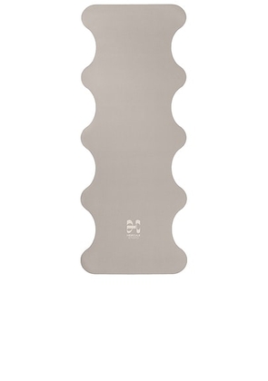HERCULE STUDIO Mar Yoga Mat in Greige - Beige. Size all.