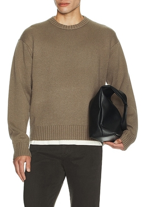 FRAME Cashmere Crewneck Sweater in Latte Brown - Taupe. Size L (also in ).