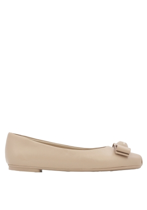 Ferragamo Ladies Beige Leather Pina Vara Bowl Ballet Flats