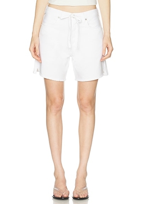 Citizens of Humanity Brynn Short in Soft White - White. Size 23 (also in 24, 25, 26, 27, 28, 29, 30, 31, 32, 33, 34).
