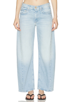 MOTHER The Mid Rise Half-pipe Hover Jeans in Instant Replay - Blue. Size 23 (also in 24, 25, 26, 27, 28, 29, 30, 31, 32, 33, 34).