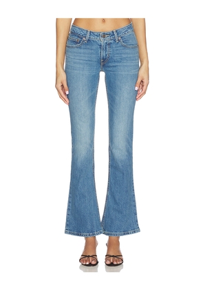 LEVI'S Low Slim Boot in Blue. Size 24. Also in 25, 26, 27, 28, 29, 30, 31, 32.