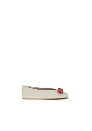 Ferragamo White Calf Leather Bos Taurus Ballet Flats - EU35.5/US5.5