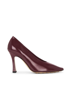 Bottega Veneta Pointed Toe Pump in Barolo - Wine. Size 39 (also in ).