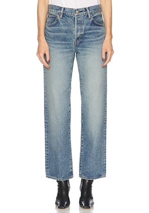 Moussy Vintage Parkchester Straight Jeans in Light Blue - Blue. Size 26 (also in 25, 27, 28, 29, 30, 31).