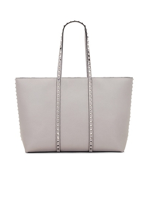 Valentino Garavani Rockstud Tote Bag in Dove Grey - Grey. Size all.