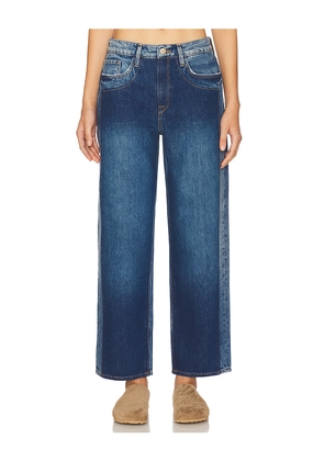 Triarchy Kelly Cropped Mid Rise Straight in Blue. Size 26. Also in 28, 31.