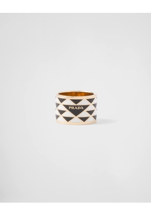 Enameled metal ring