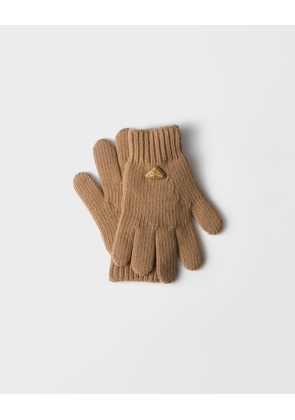 Wool gloves