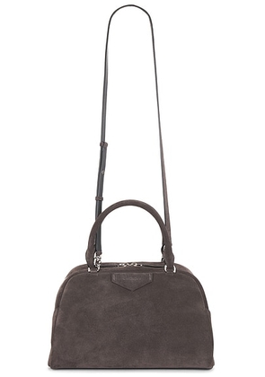 Givenchy Medium Antigona East West Bag Cube in Dark Grey - Grey. Size all.