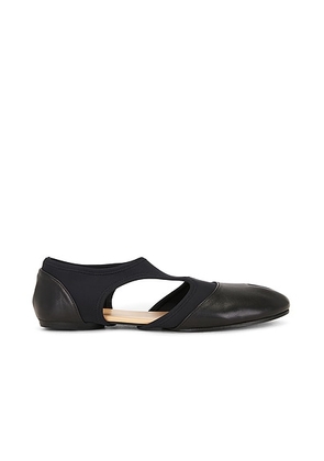 Maison Margiela Tabi Jazz Slipper in Black - Black. Size 38.5 (also in ).