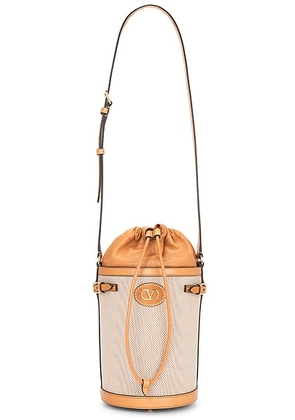 Valentino Garavani Antibes L'hiver Bucket Bag in Naturale  Tobacco  & Natural Camel - Orange. Size all.