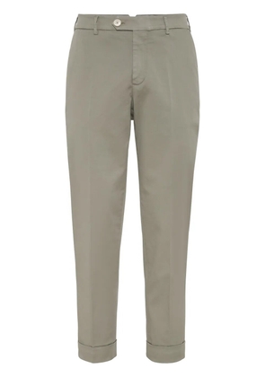 Brunello Cucinelli low-rise tapered chino trousers - Green